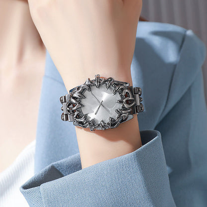 ⌚ LIMITED-TIME 50% OFF! ✨🦖 Creative Claw-Shaped Quartz Watch🌋
